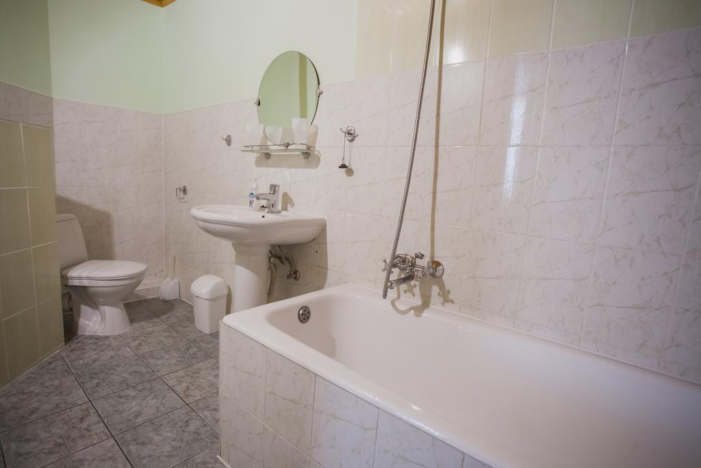 Saxony Dim Apartment Chernivtsi Exterior photo
