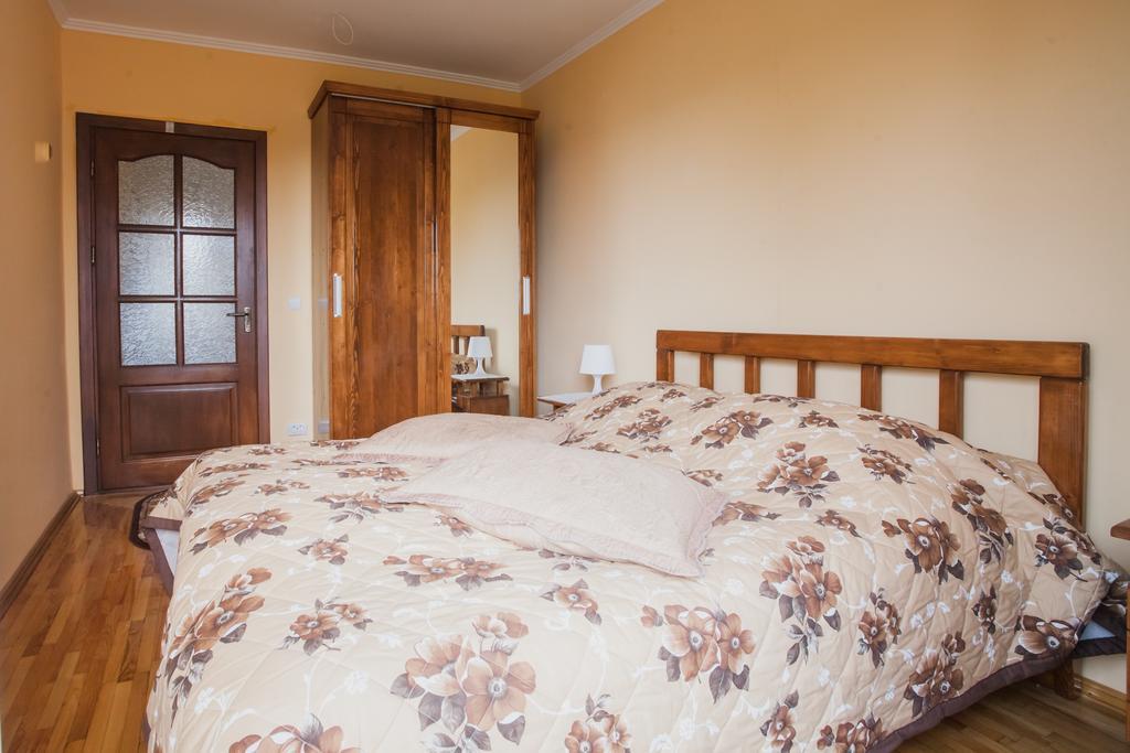 Saxony Dim Apartment Chernivtsi Exterior photo