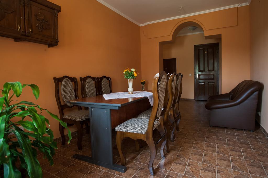 Saxony Dim Apartment Chernivtsi Exterior photo