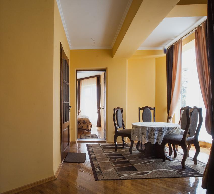 Saxony Dim Apartment Chernivtsi Exterior photo