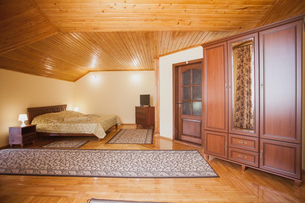 Saxony Dim Apartment Chernivtsi Exterior photo